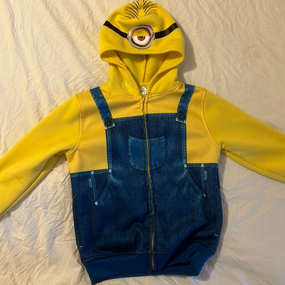Minions hoodie. Boys size small (6/7).